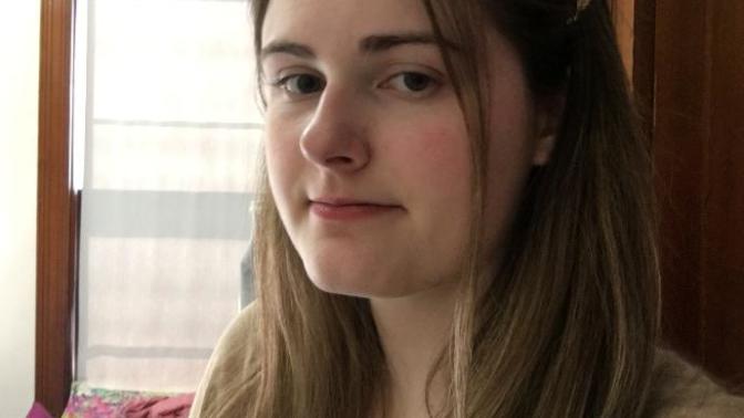 Should I grow out my natural haircolor or continue getting highlights?