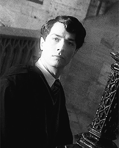 Girls, do you think Tom Riddle from Harry Potter is hot?