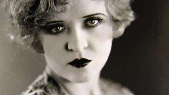 Does anyone else find 1920s style of women beautiful?