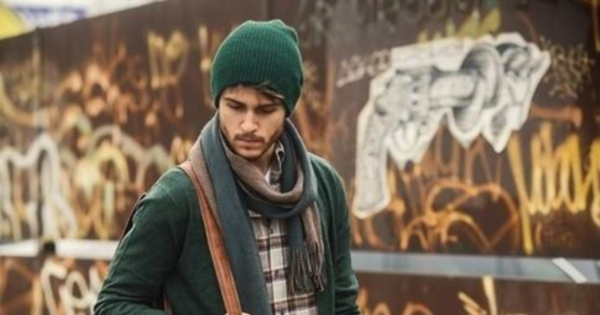 Why don't guys dress colorfully? GirlsAskGuys