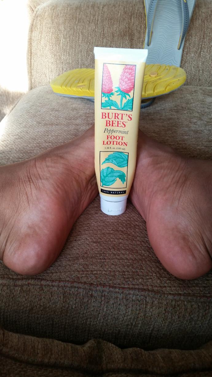 Nice male feet or ugly, what are some similarities or differences compared to how a lot of guy's feet look?