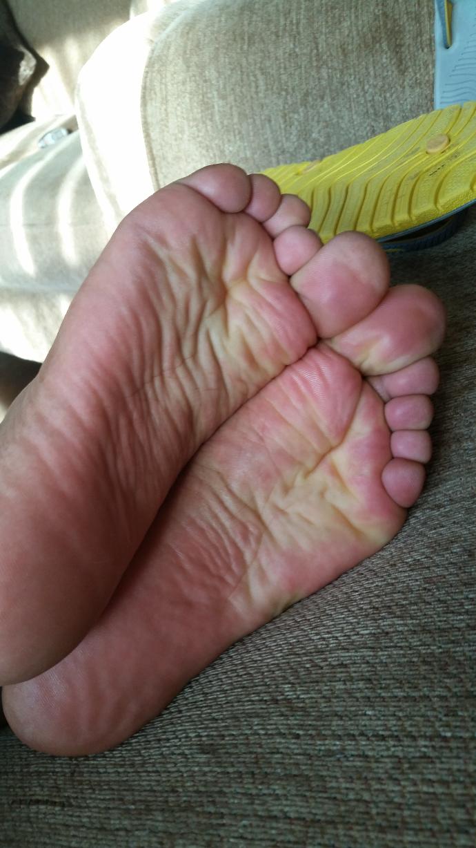 Nice male feet or ugly, what are some similarities or differences compared to how a lot of guy's feet look?