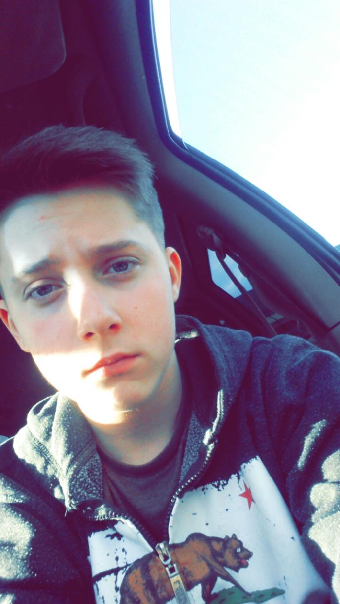 Which hairstyle fits me better?