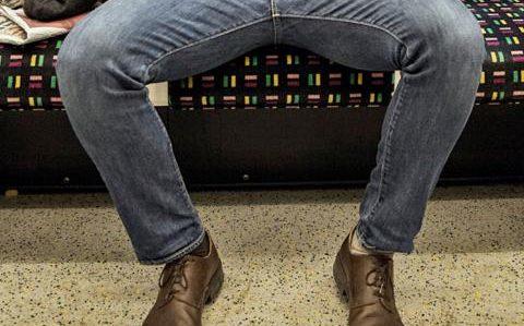 Do women really find manspreaders attractive?