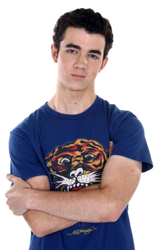 What type of guy do you like most just based on looks?