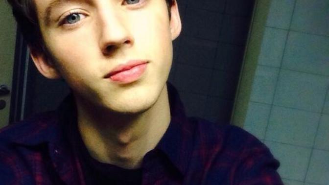 What type of guy do you like most just based on looks?