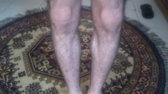 Do girls like guys with hairy legs?