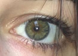 do my eyes look hazel or green?