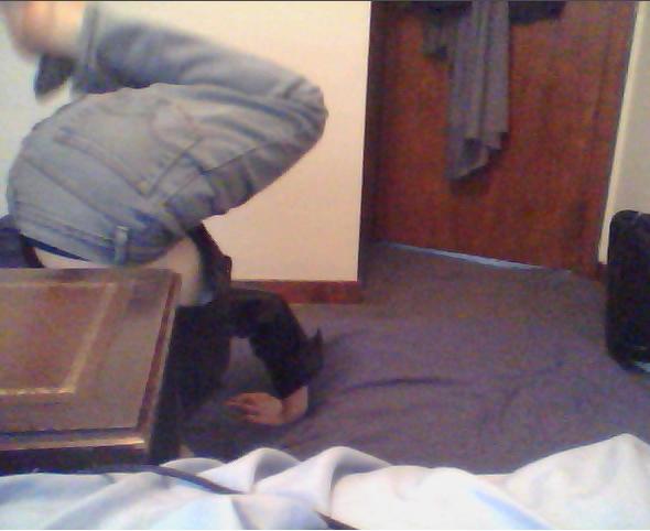 Can anybody else do this break dance move also do you like break dancing?