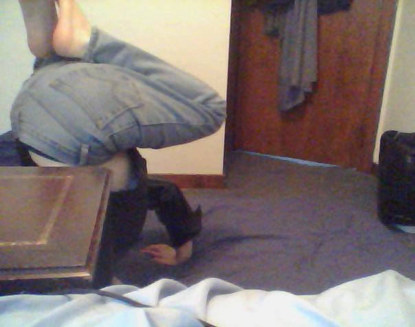 Can anybody else do this break dance move also do you like break dancing?