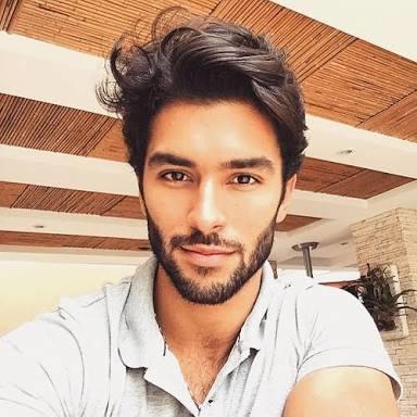 Best hairstyle for men with straight hair?
