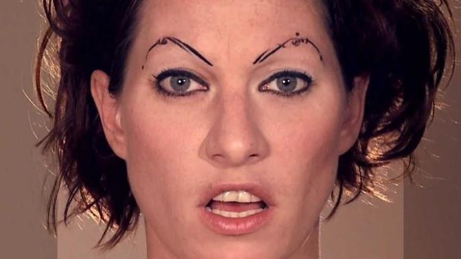Do you like this singer's eyebrows?