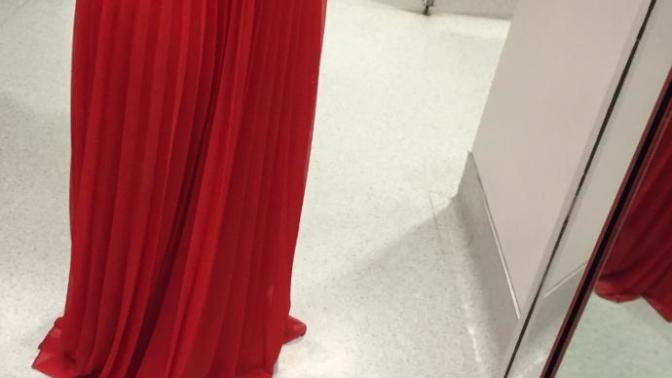 Is this dress pretty for my senior prom?