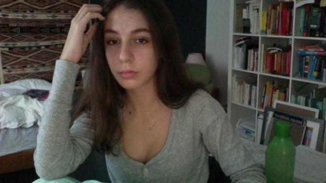 Do I have a bad side profile? Would guys consider me not attractive because of it?