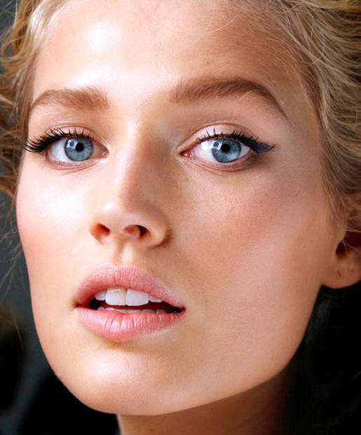 Do you prefer dewy skin or matte skin? 