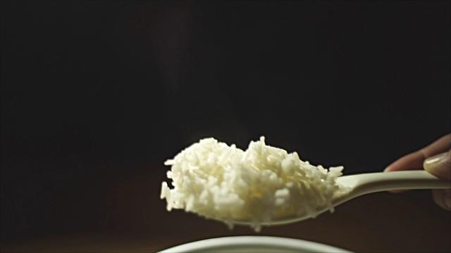 How do you eat rice and what country are you from?