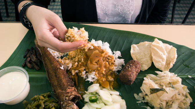 How do you eat rice and what country are you from?
