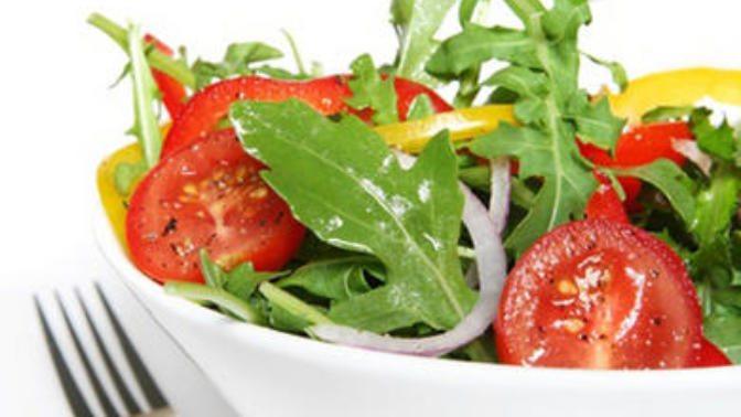 Is it strange to only eat salad everyday? how many calories on average am I getting a day?