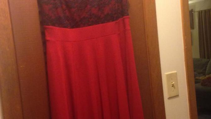 Does this go together? And shoukd I wear a white sweater or a black one? It's for church?