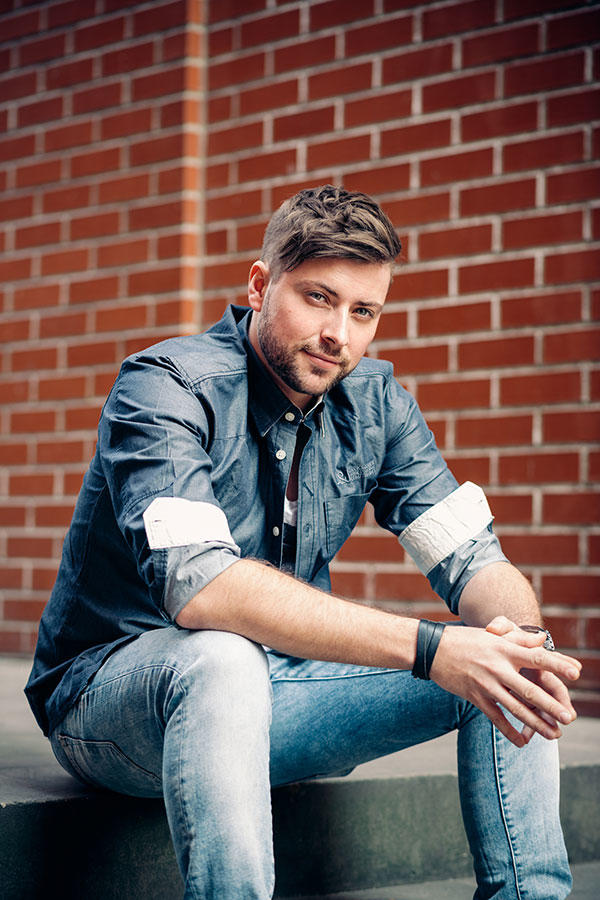 Do you think Felix von Jascheroff is hot? And do you know any of this type of guys?