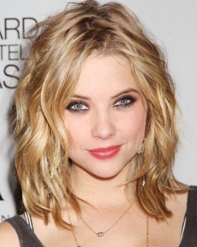 Do girls look better with a middle or side parting hair?