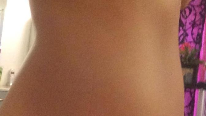 Do you consider this a flat stomach? be honest?