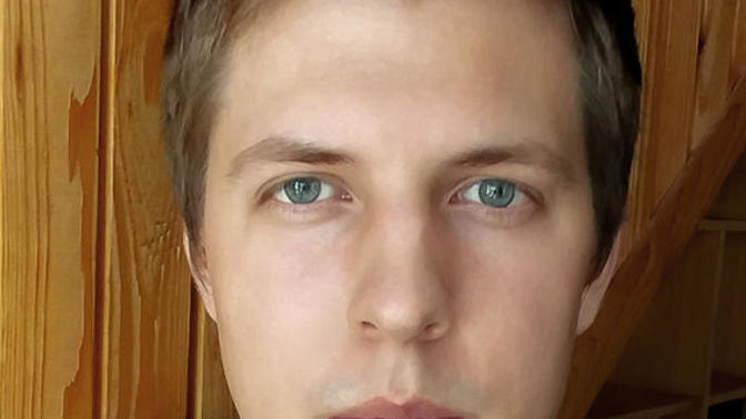 Girls, do I look dateable?