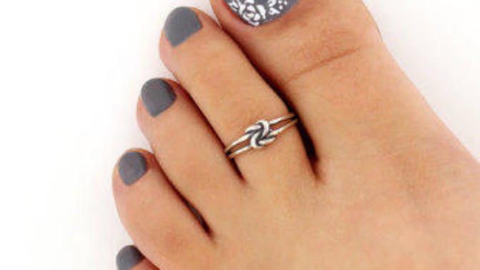 Are toe rings pretty?