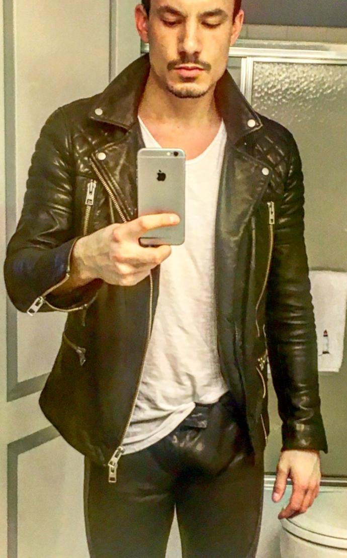 Girls, how do I look in these leather pants? Do they show too much bulge?