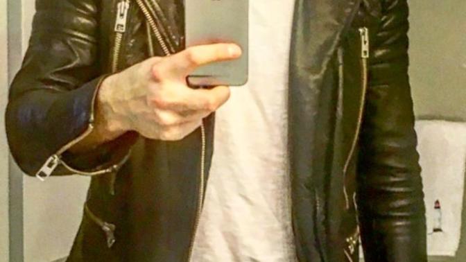 Girls, how do I look in these leather pants? Do they show too much bulge?