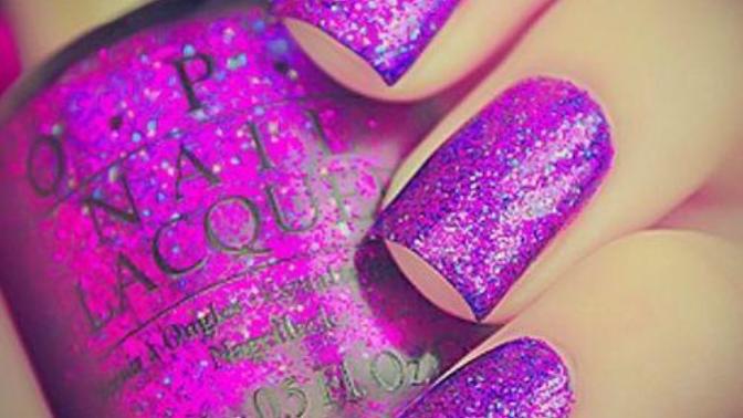 Guys, do you like nails with glitter polish on girls?
