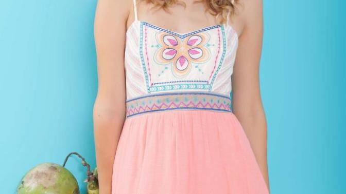 Should I but the pink dress or the blue one?