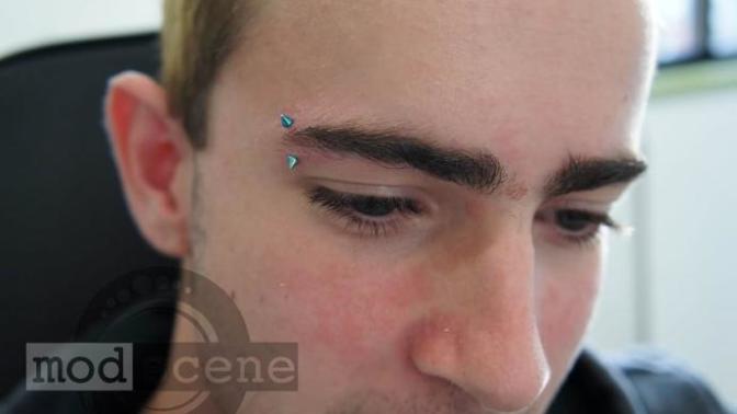 Girls, are eyebrow piercings on guys a yes or no?