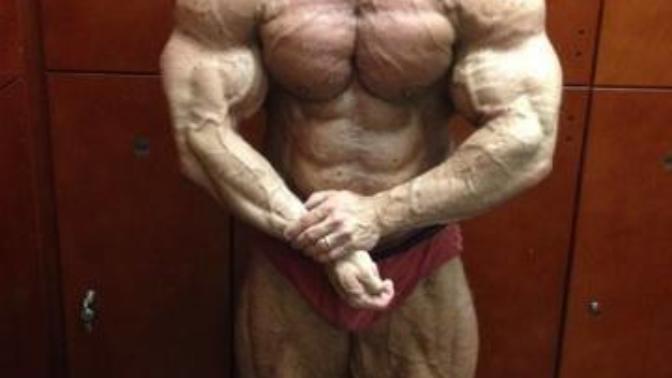 How sexy is this bodybuilder.. can you give him a rating?