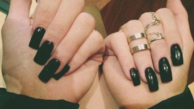 Are black nails trending in 2016? If not, what colors are?