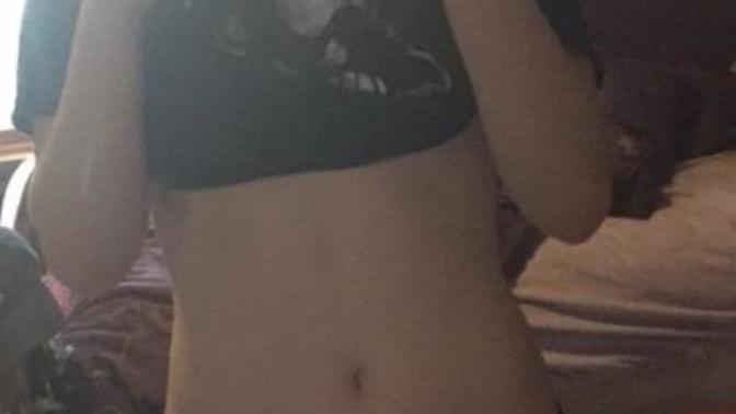 Guys, do you prefer girls with abs?