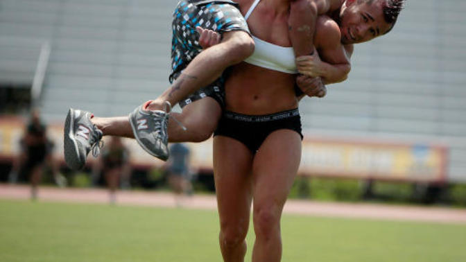Guys: would it be emasculating for you to be physically weaker than your girlfriend?