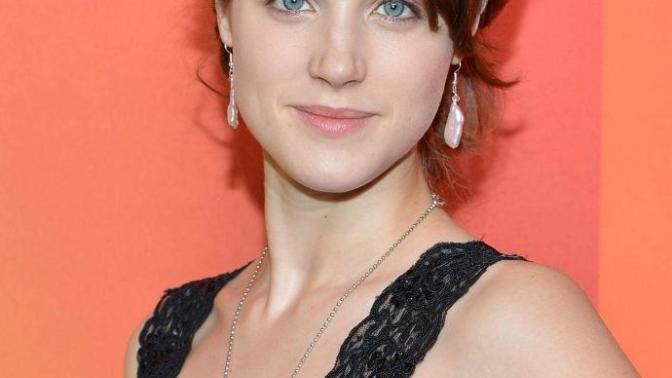 This actress looks like a young... ?