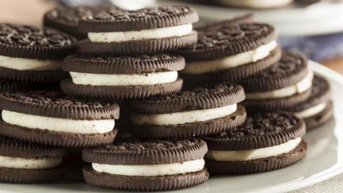 What's the best part of an oreo?