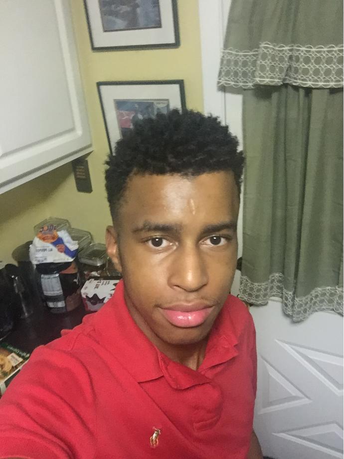 (Better pictures) Rate me on a 1-10 scale please? Please be honest. I feel like my other camera was a bit distorted?
