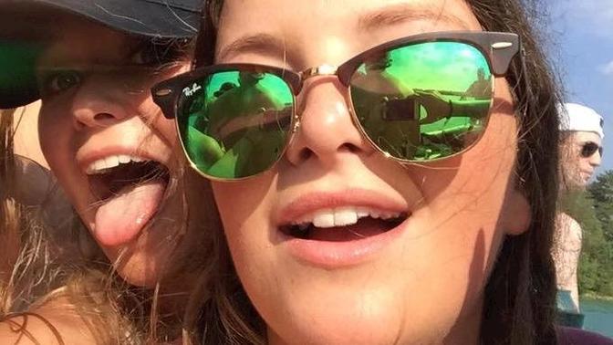 Im wearing the sunglasses... How do I look?