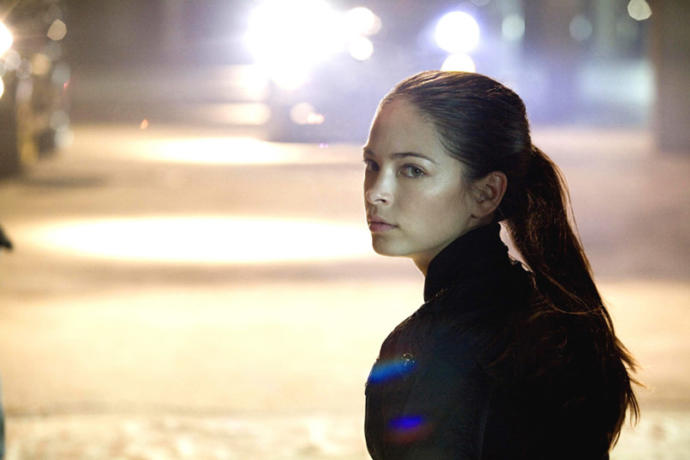 kristin kreuk looks like chun li