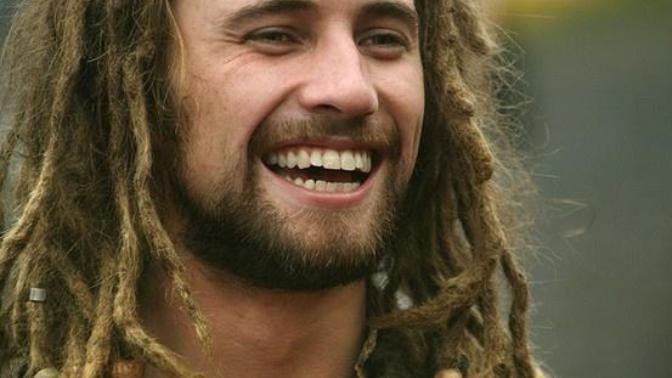 Ladies - Sexiness Poll: Would you be turn on or off by a white guy with dreads & why?
