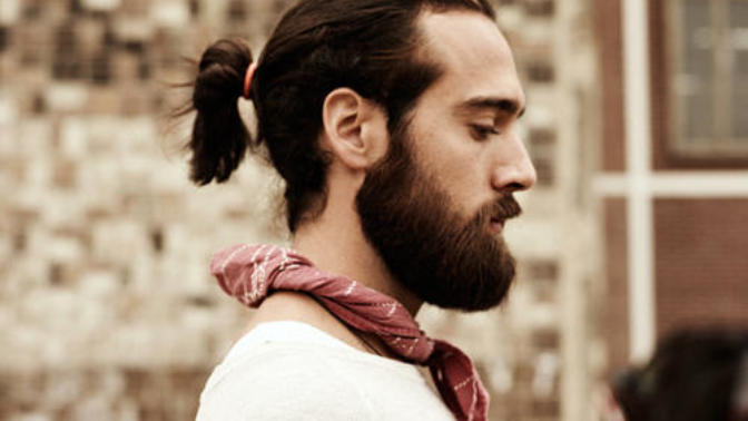 Girls, what do you think about this hairstyle? Or you prefer a messy hair?