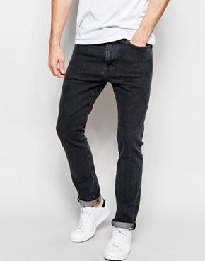 Girls, what clothes and accessories do you think represent youthfulness in a guy?