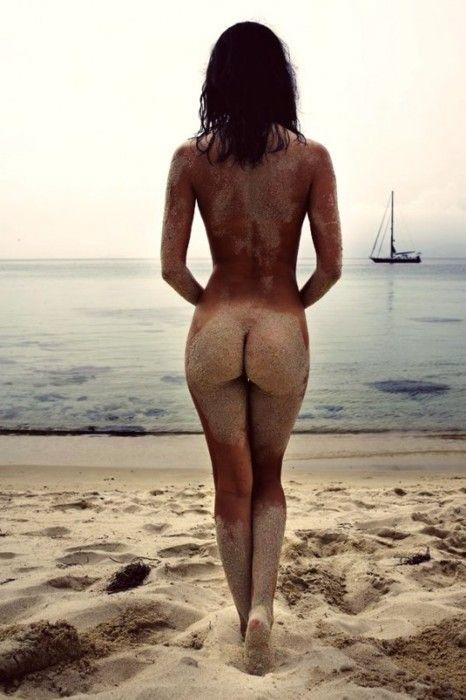 Would or does it make you uncomfortable to see your mom/sister/daughter in a bikini?