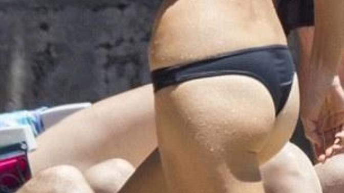 Thongs at the beach - acceptable or not?