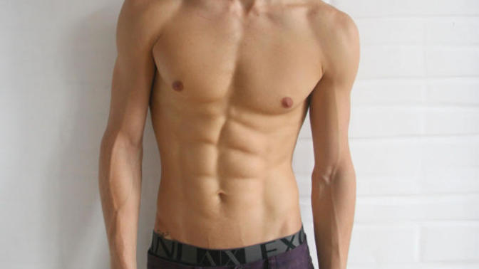 Girls, do you find this skinny/lean body type attractive?