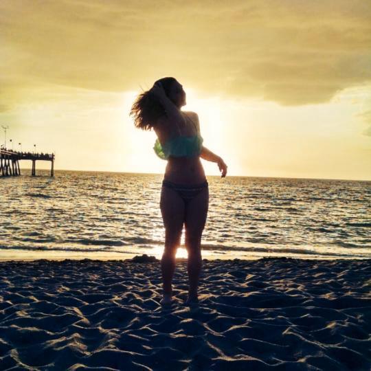 I am 17, in 12th, a ginger, 5'3 and 127lbs I have self-esteem issues since I was called 