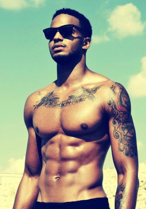 Girls, do you think this skin color, and body type is attractive??
